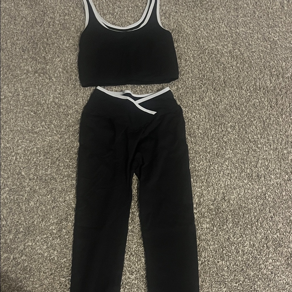 SHEIN Black and White Leggings Set